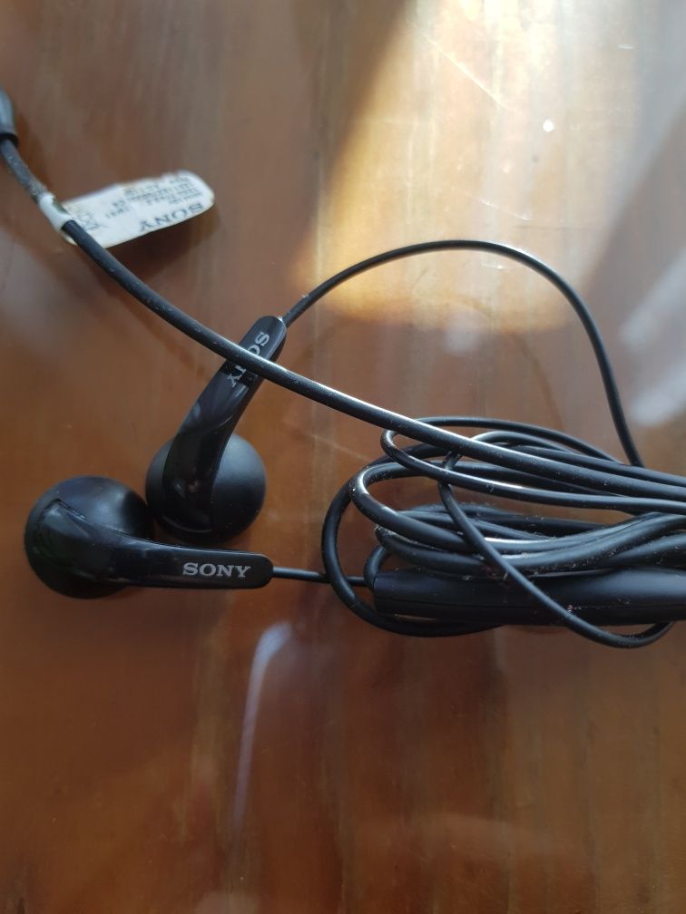 Auriculares e Cabos