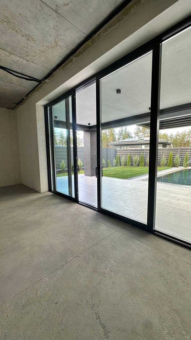 Просторий і стильний будинок в Ходосівці.