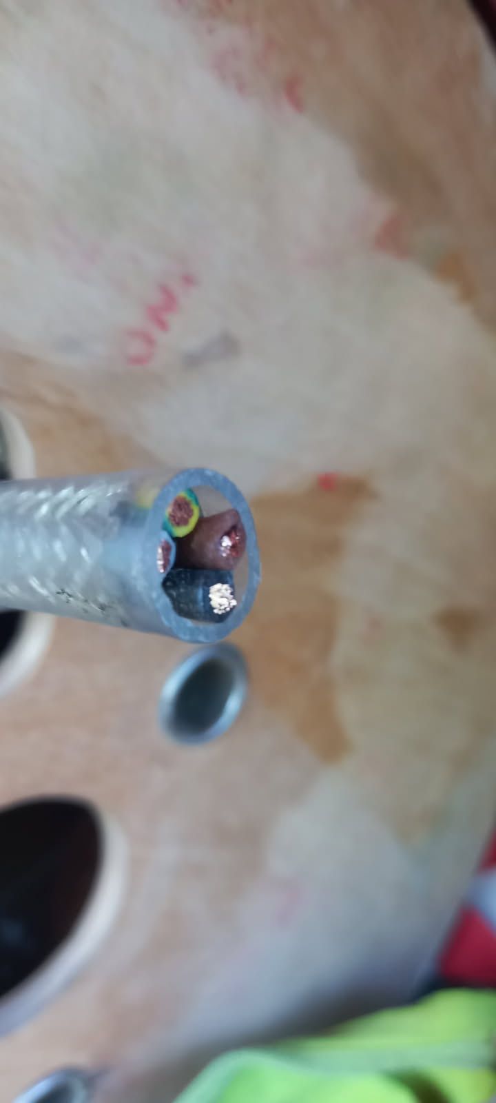 Sprzedam kabel jak na zdjęciu