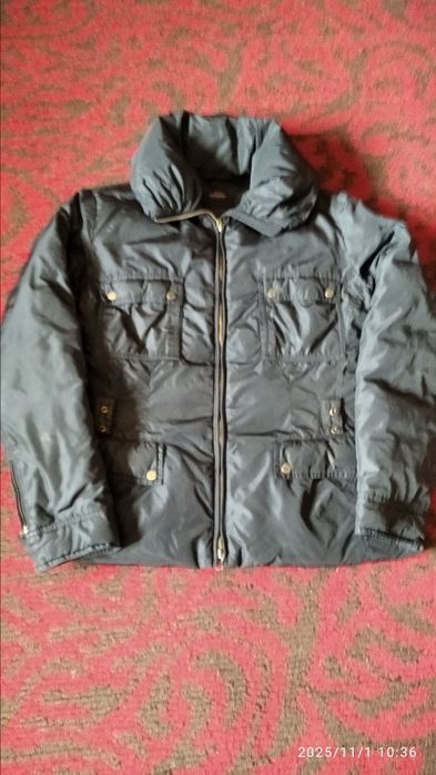 Две женские куртки бесплатно