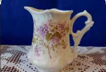 Dzbanek porcelanowy
