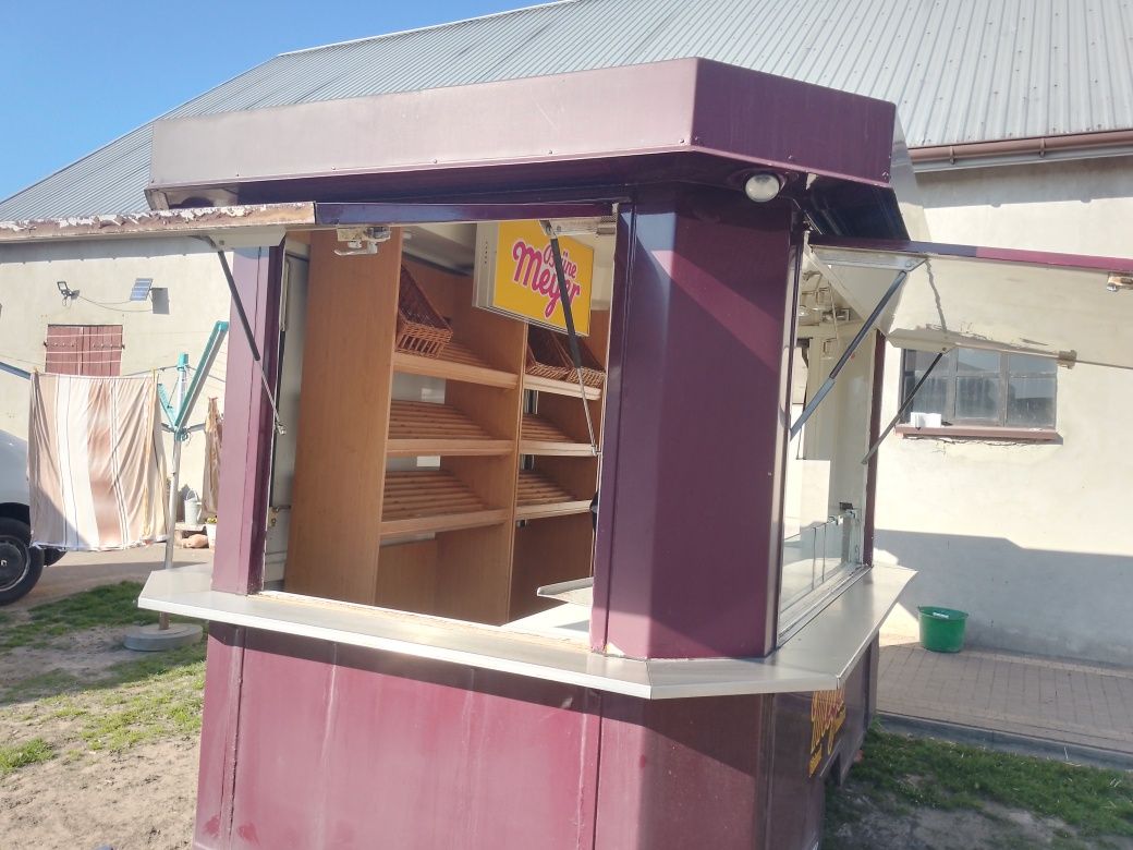 Przyczepa gastronomiczna do sprzedaży pieczywa