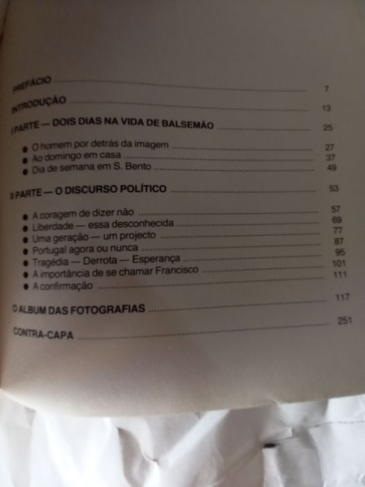 Livro sobre Pinto Balsemão com muitas fotos