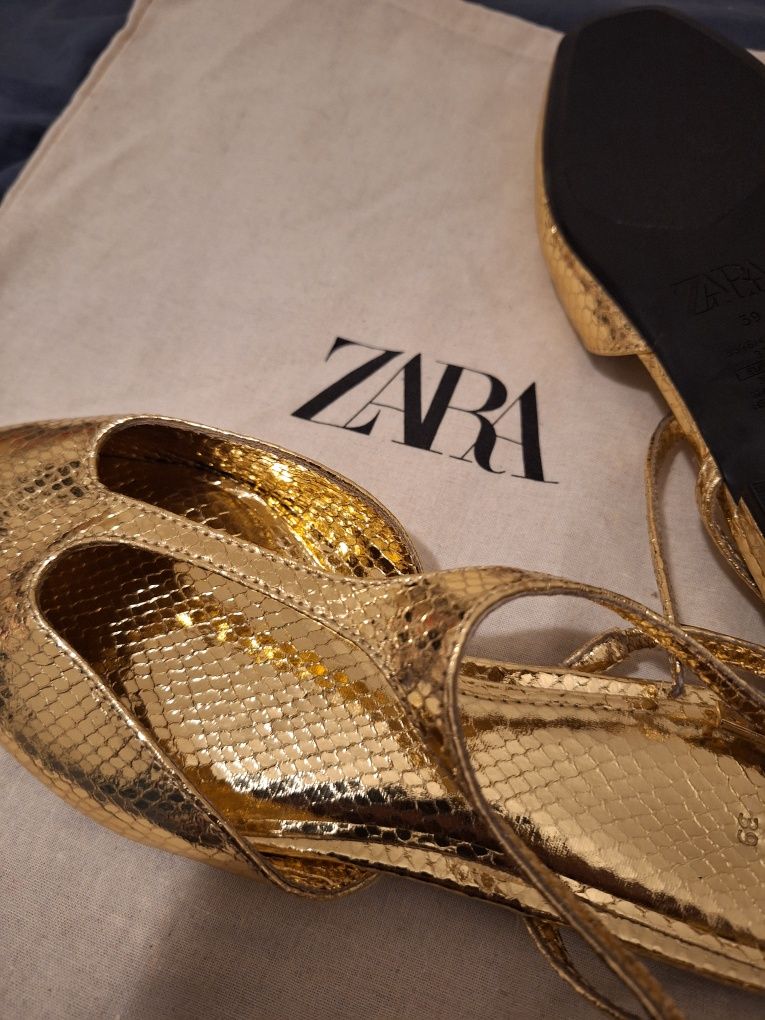 Sapatos Zara Dourados Novos Sem Uso