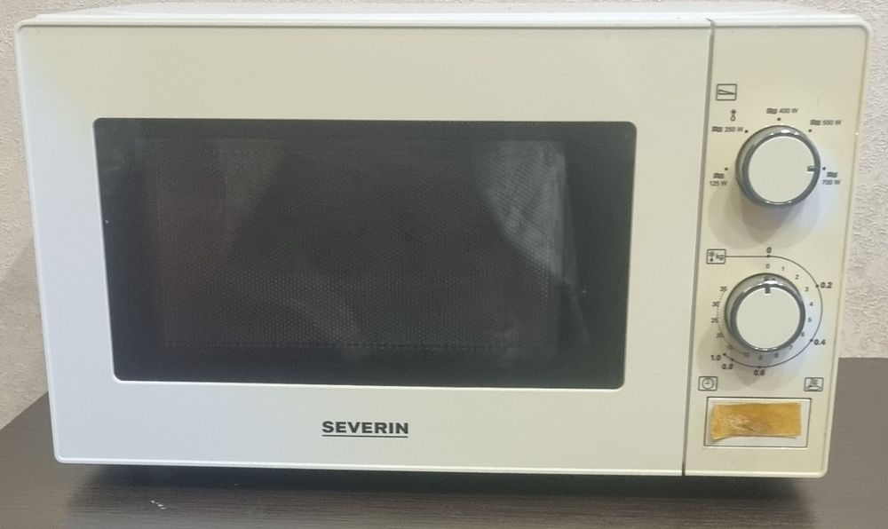 Мікрохвильова піч.