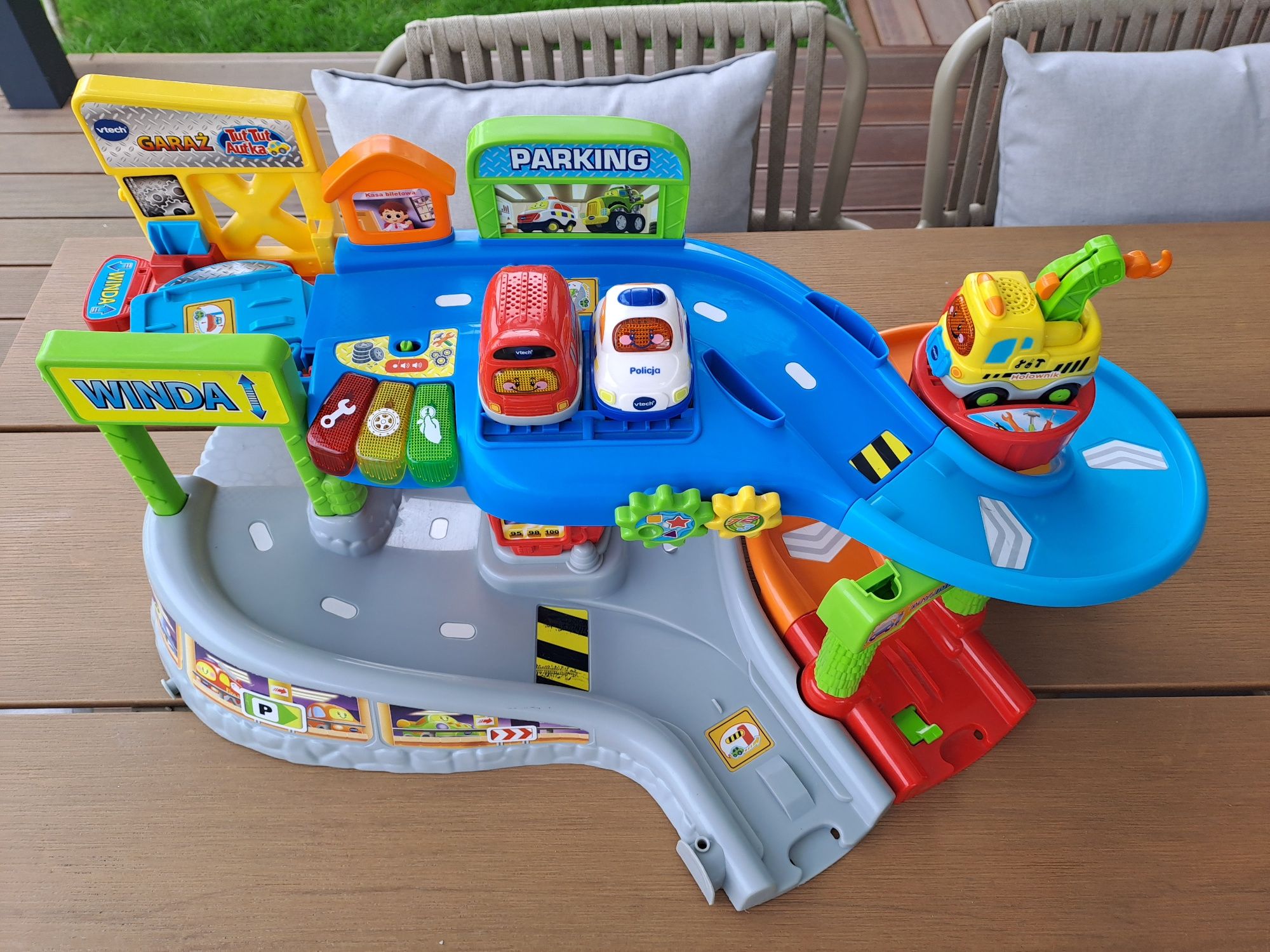 Garaż tut tut autka z 3 autkami vtech