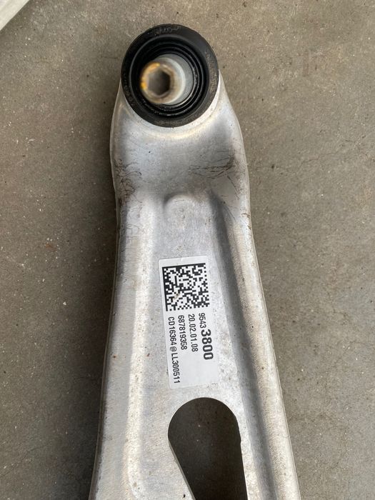 Продам рычаги передние 	Chevrolet Bolt EV