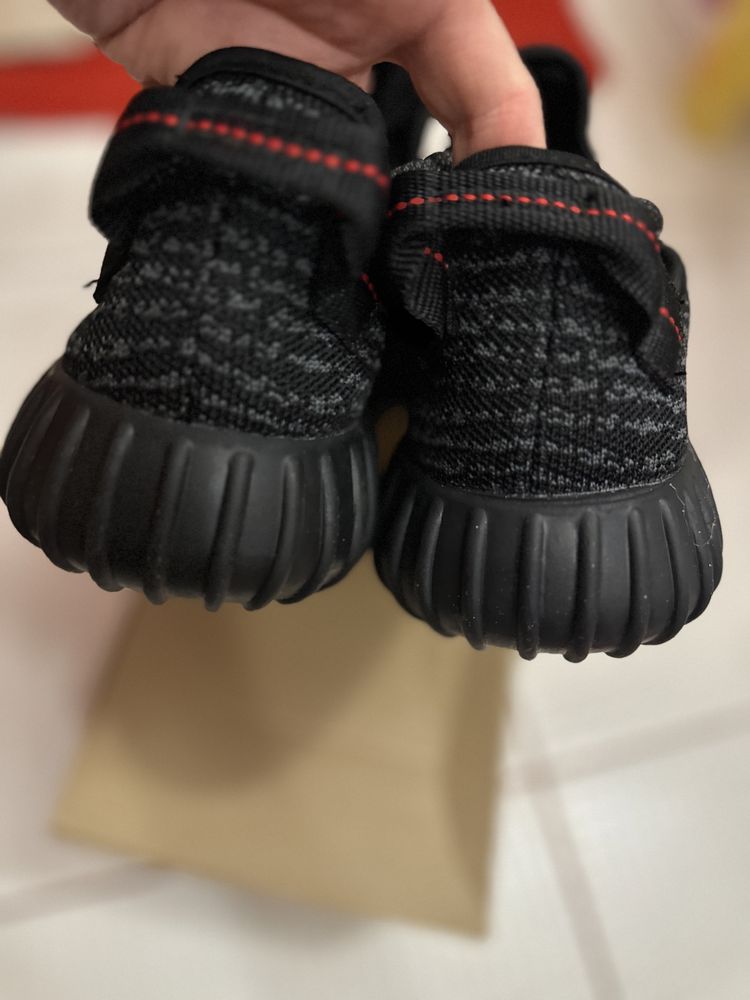 Кросівки Adidas Yeezy Boost p.44-28 см сітка нові