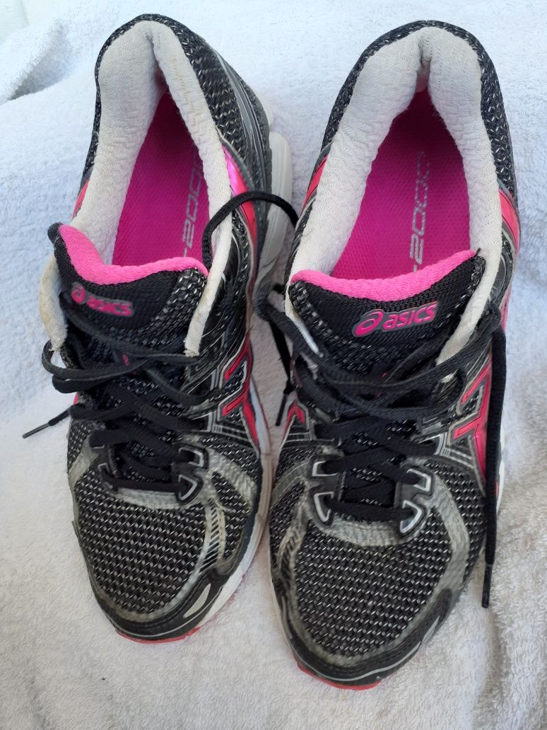 Кросівки жіночі 40 розмір 26см Кроссовки Asics New balance спортивные
