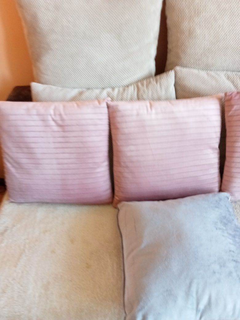 4 nowe poduszki Jaśki 42x46 bardzo miękkie i przyjemne