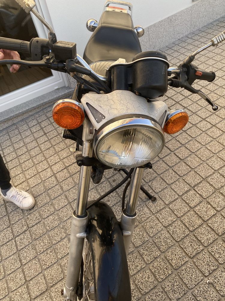 Cagiva 125 em óptimo estado