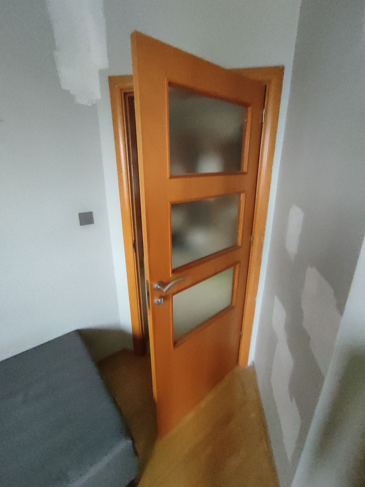 Sprzedam drzwi wewnętrzne fornir