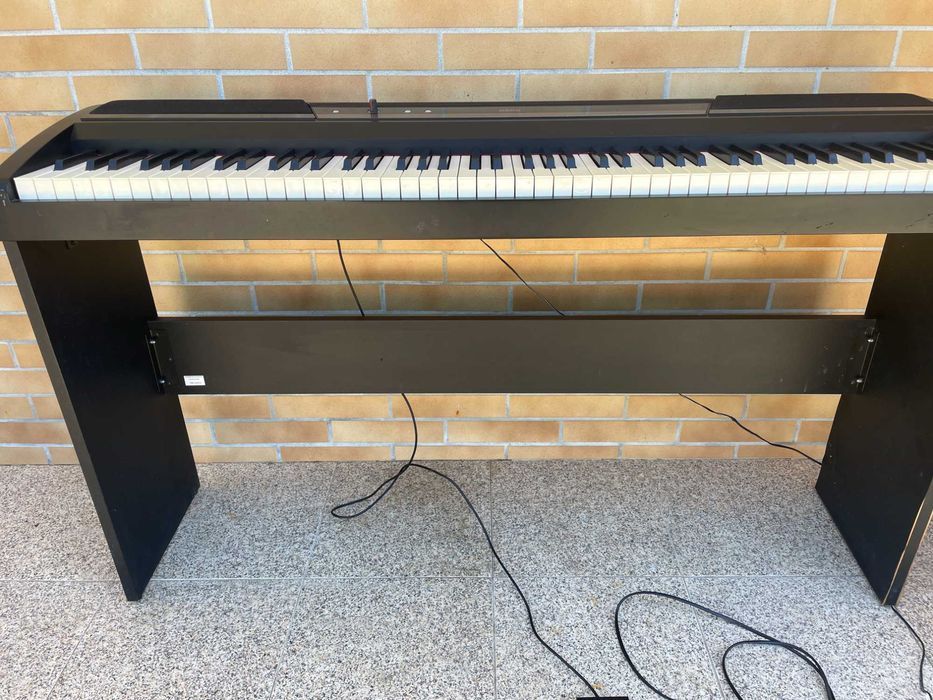 Piano Korg SP-170S