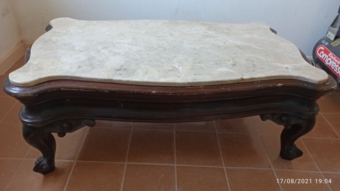 Mesa de centro em madeira mogno e pedra marmore