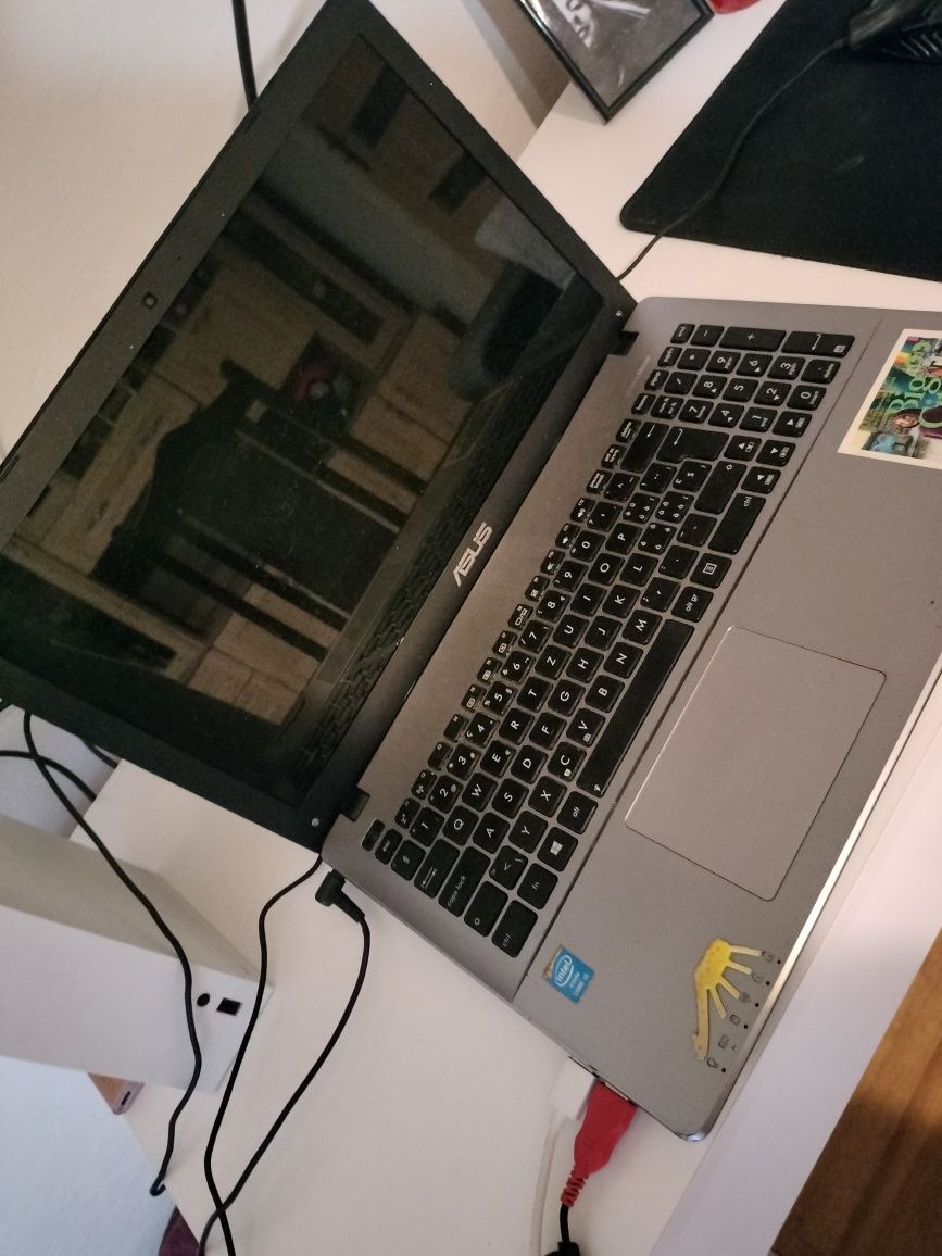 Laptop Asus X550L