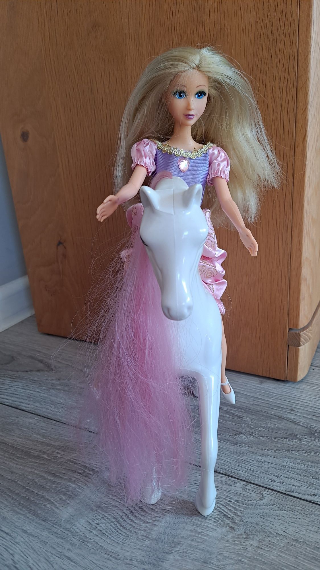 Lalka "Barbie" z koniem