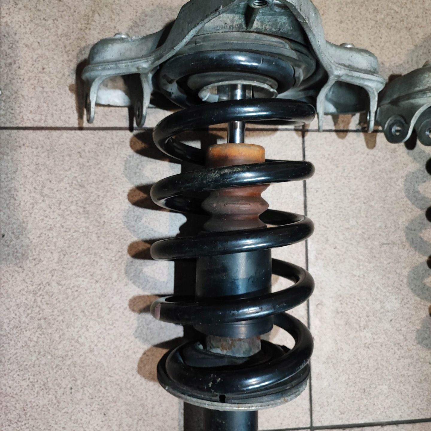 Amortyzator sprężyna Audi A4 B6 2.4 2.5 3.0 V6 Automat Quattro