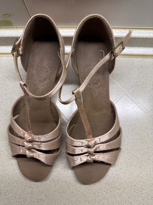 Дитячі туфлі для танцю