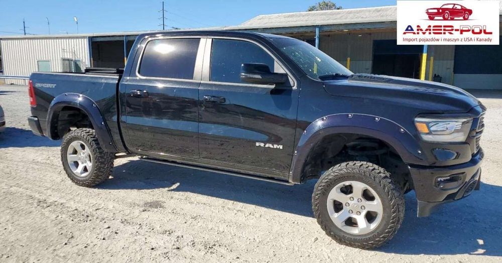 RAM 1500 Laramie, V8 5.7L 390 KM, 4x4, od ubezpieczalni