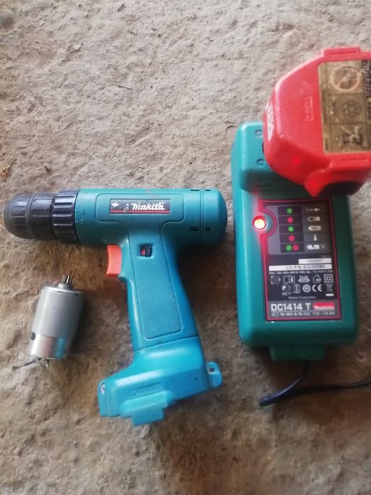 Продам шруповерт макіта неррбочий