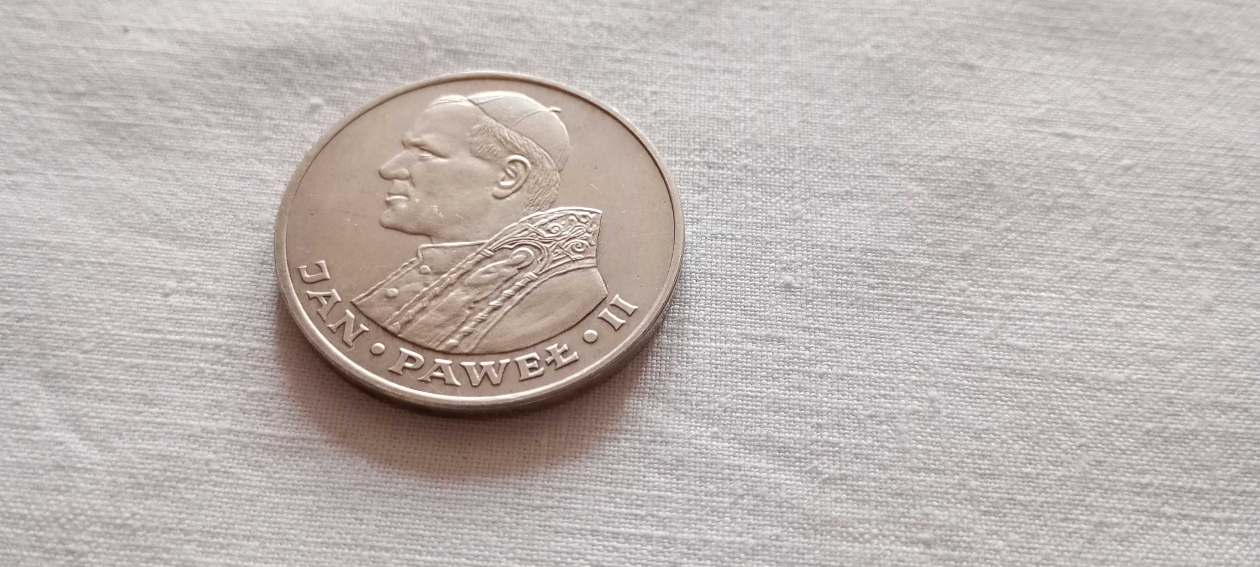 Sprzedam srebrną monetę 1000 zł z Janem Pawłem II  1982 r.