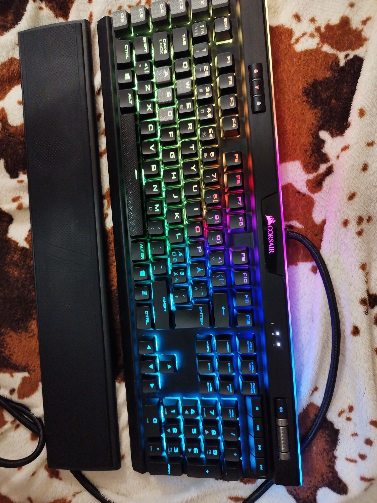 Клавиатура механическая Corsair K95 RGB Platinum
