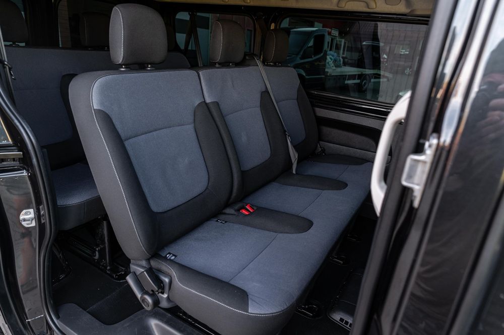 Wynajem busa 8-osobowy OPEL VIVARO 1.6 BiTurbo