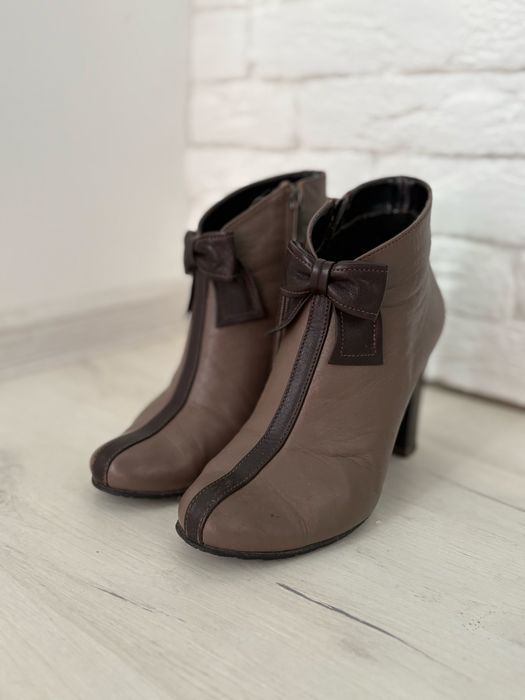 Жіночі туфлі бант