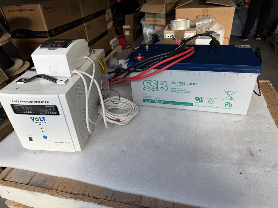 Комплект Гибридный инвертор Volt polska Pro 2000E 12/230v + АКБ sbl225