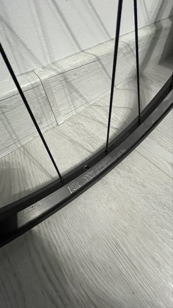 Koło bontrager kovee 25 27,5” HG 6śr