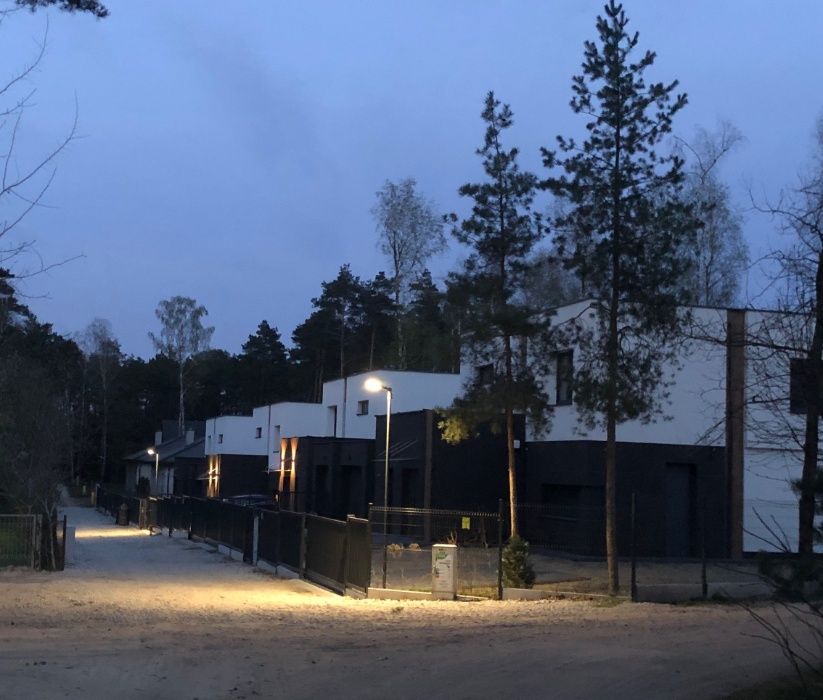 Latarnia SAMSUNG oswietlenie uliczne osiedla apartamenty parkingi