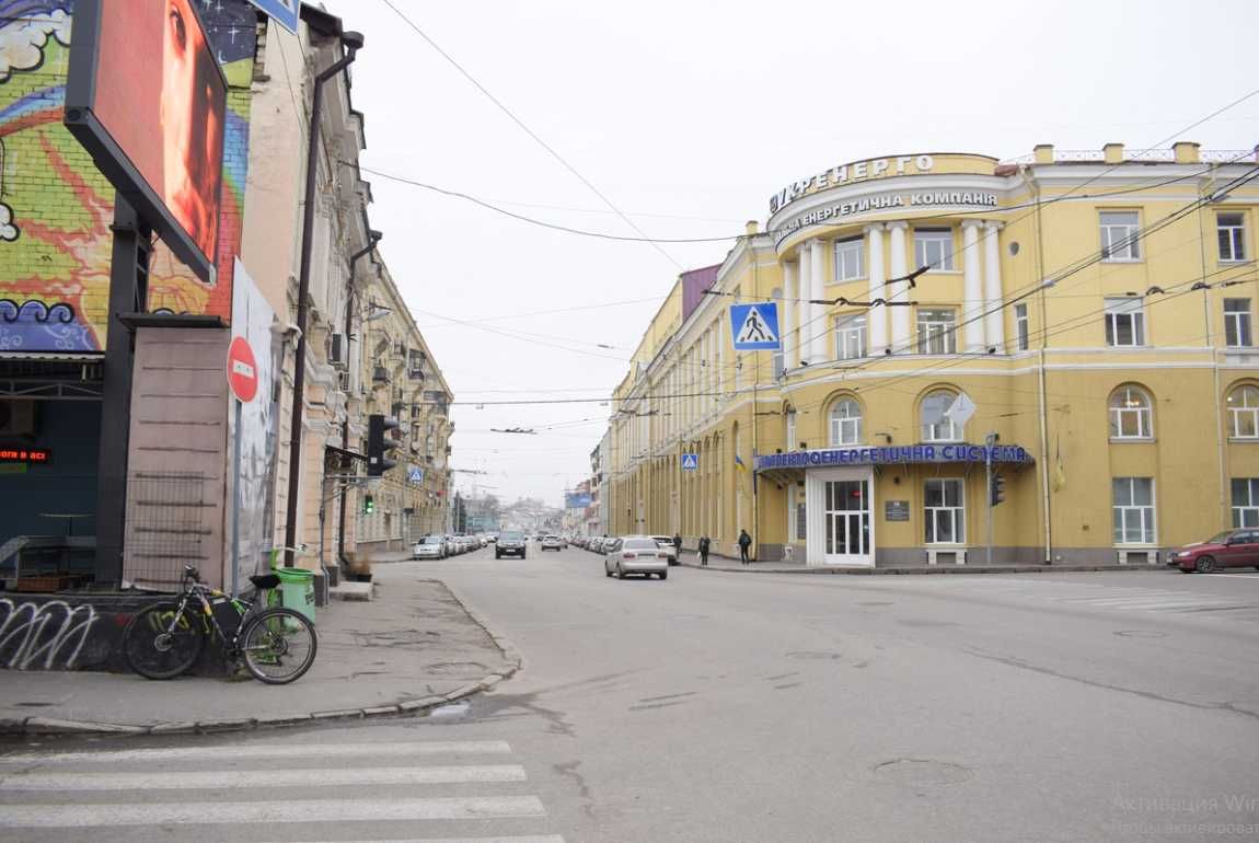 Продаж 41 кв. м./вул. Кооперативна 16/ Майдан Конституції 150 м.