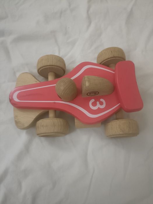 Drewniane auto zabawka dla dziecka
