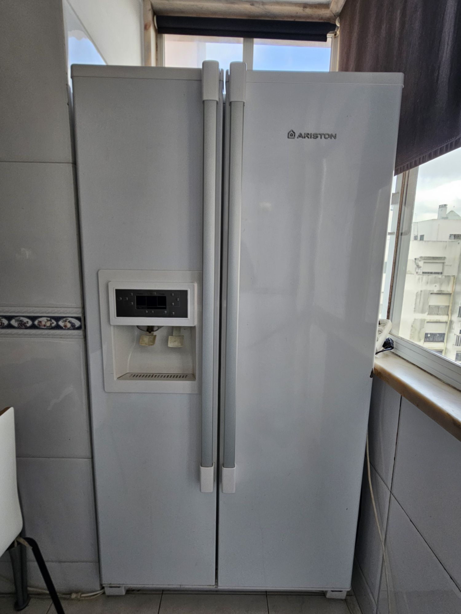 Vendo Frigorífico Americano Ariston EXCELENTE estado