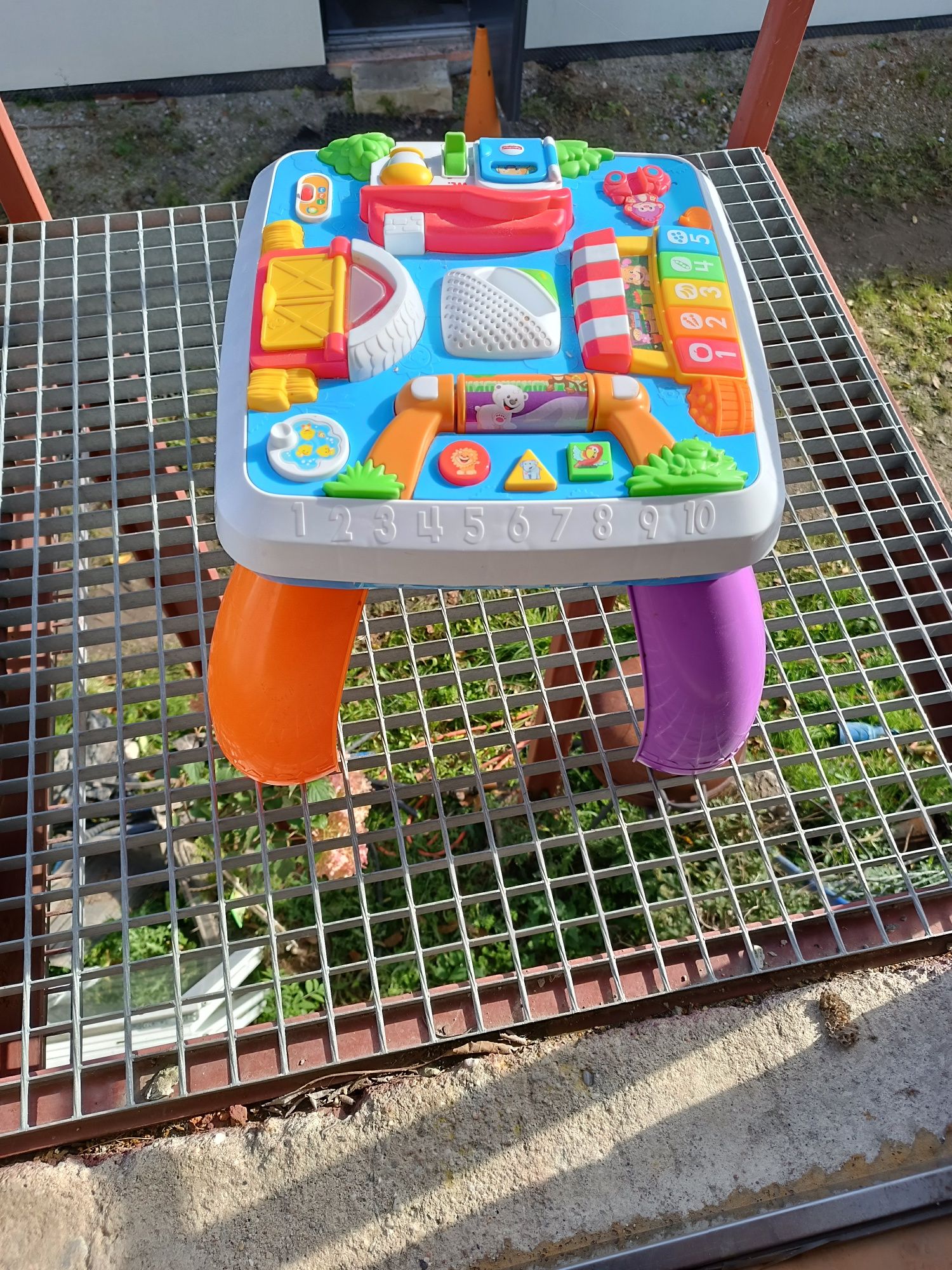 Stolik edukacyjny FisherPrice