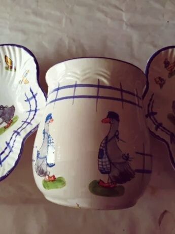 Conjunto de pote e travessas de porcelana Antigo