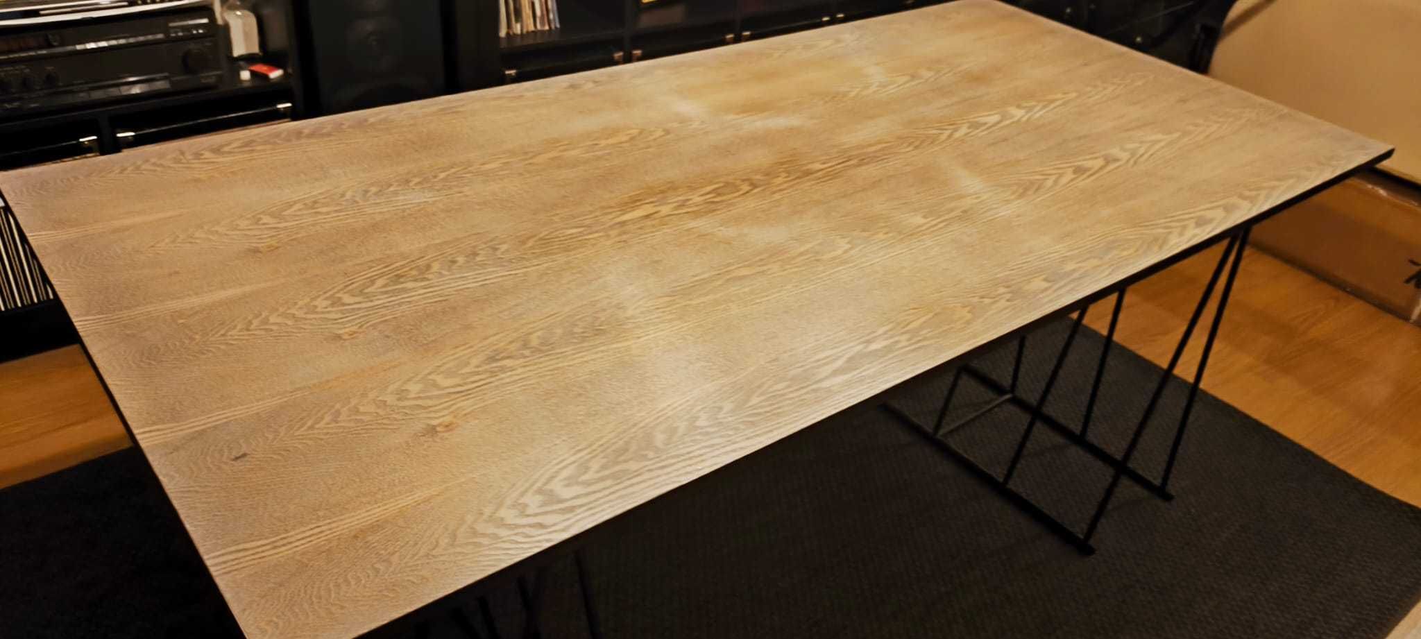 Mesa de jantar estilo industrial