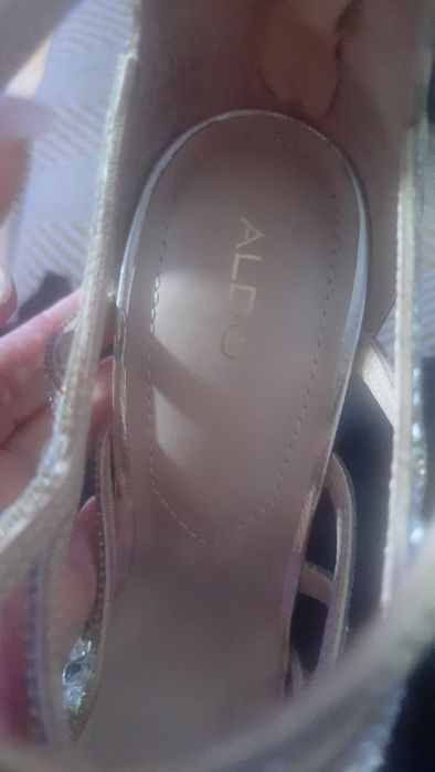 Szpilki złote z diamencikami Aldo  rozm 40 ślub wesele