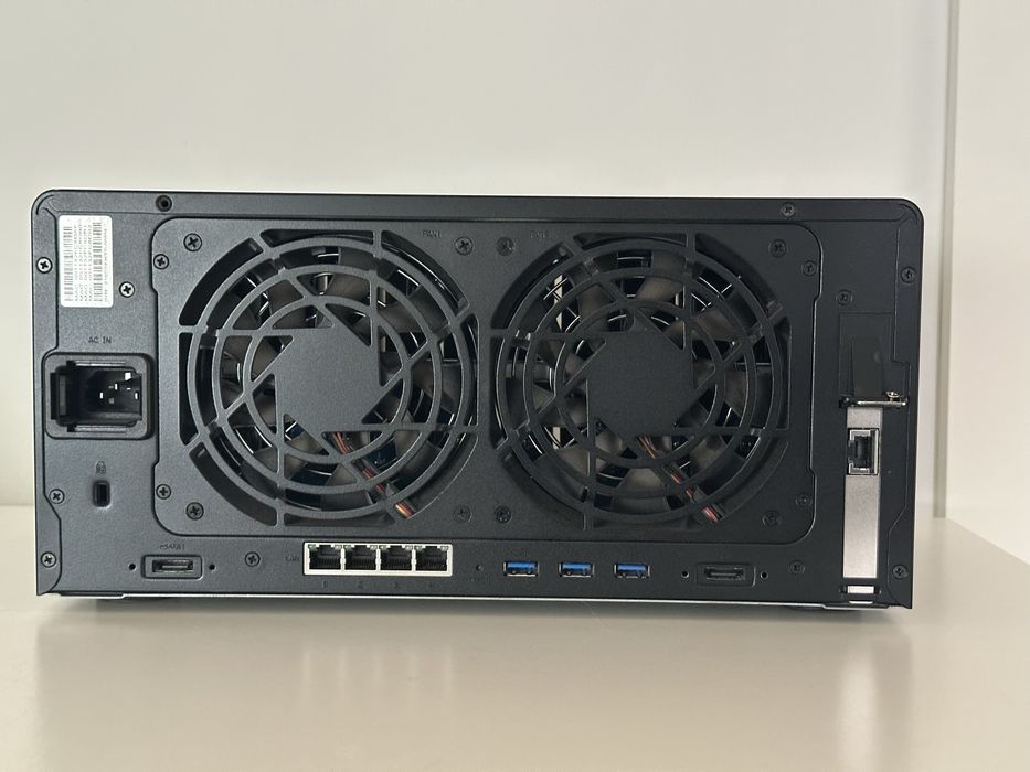 Servidor Synology Modelo DS 1815+