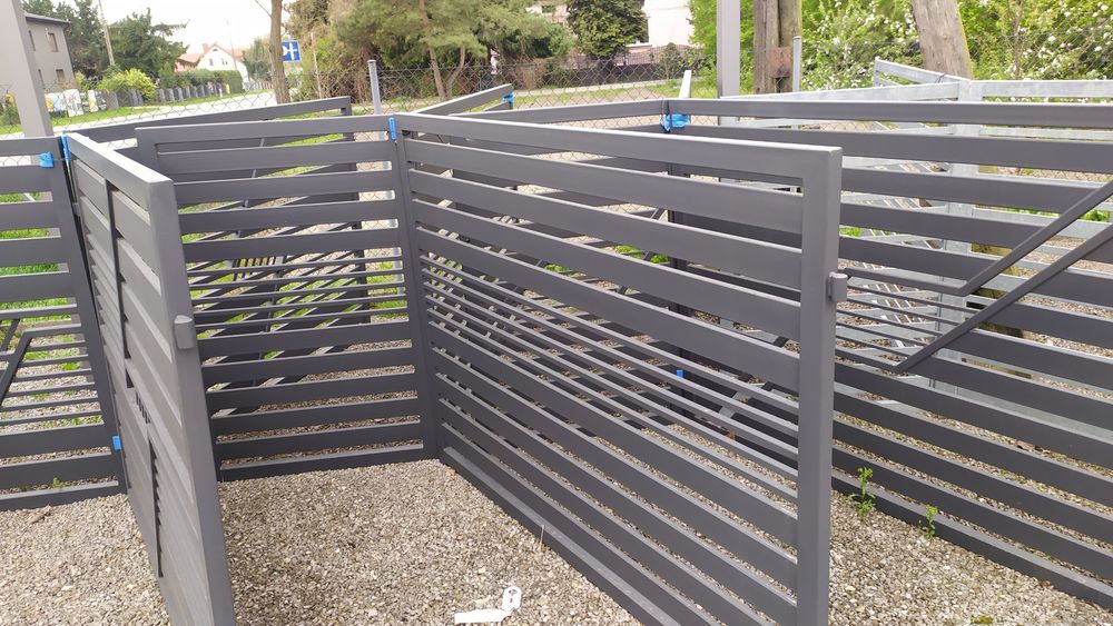 Brama skrzydłowa furtka słupy. Komplet