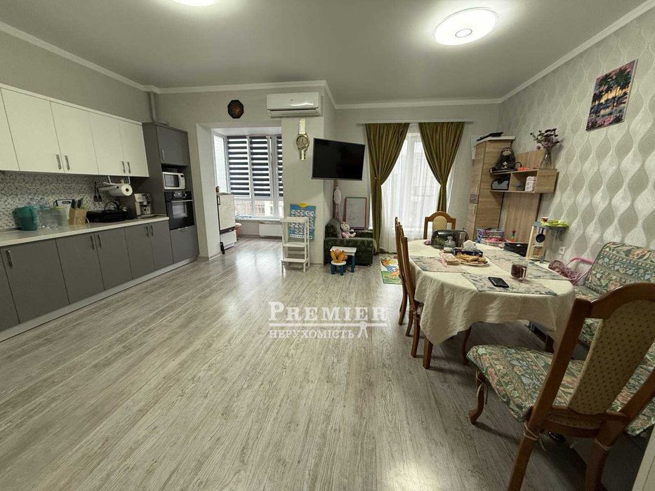 Продам 2 кімнатну квартиру площею 94 кв.м. з ремонтом у моря