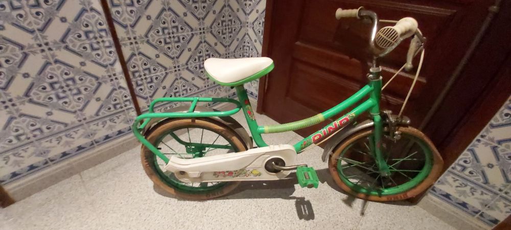 Bicicleta para peças ou arranjar.