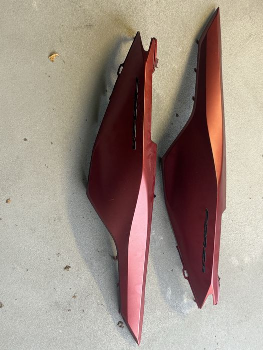 Sprzedam komplet honda forza 125 ogon tył zadupek owiewka lewa prawa