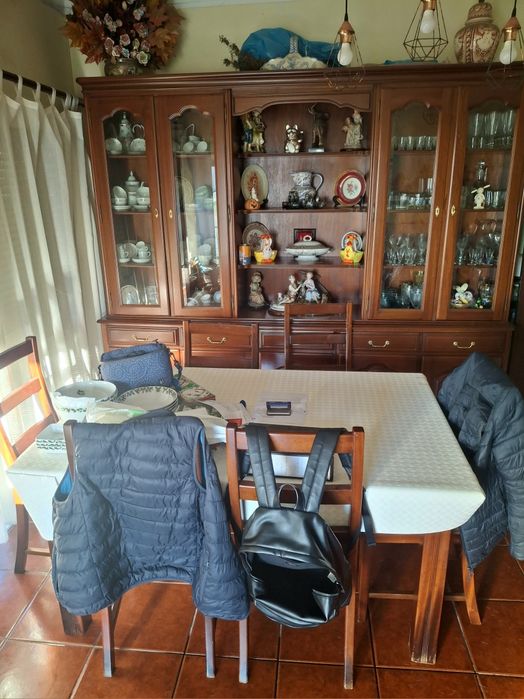 Vendo móvel sala de jantar e mesa