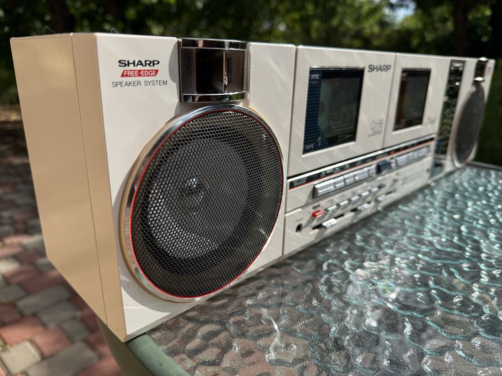 Продам магнитоллу Sharp QT 88