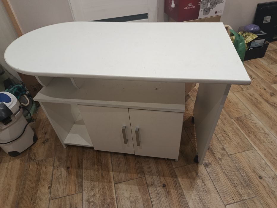 Biurko kosmetyczne obrotowe