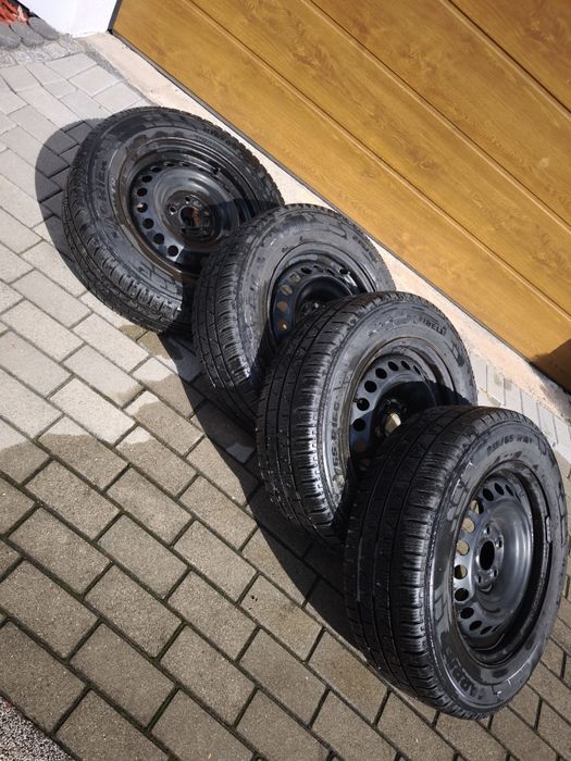 Zimowe koła 16” – stalowe felgi + opony 215/65 R16C