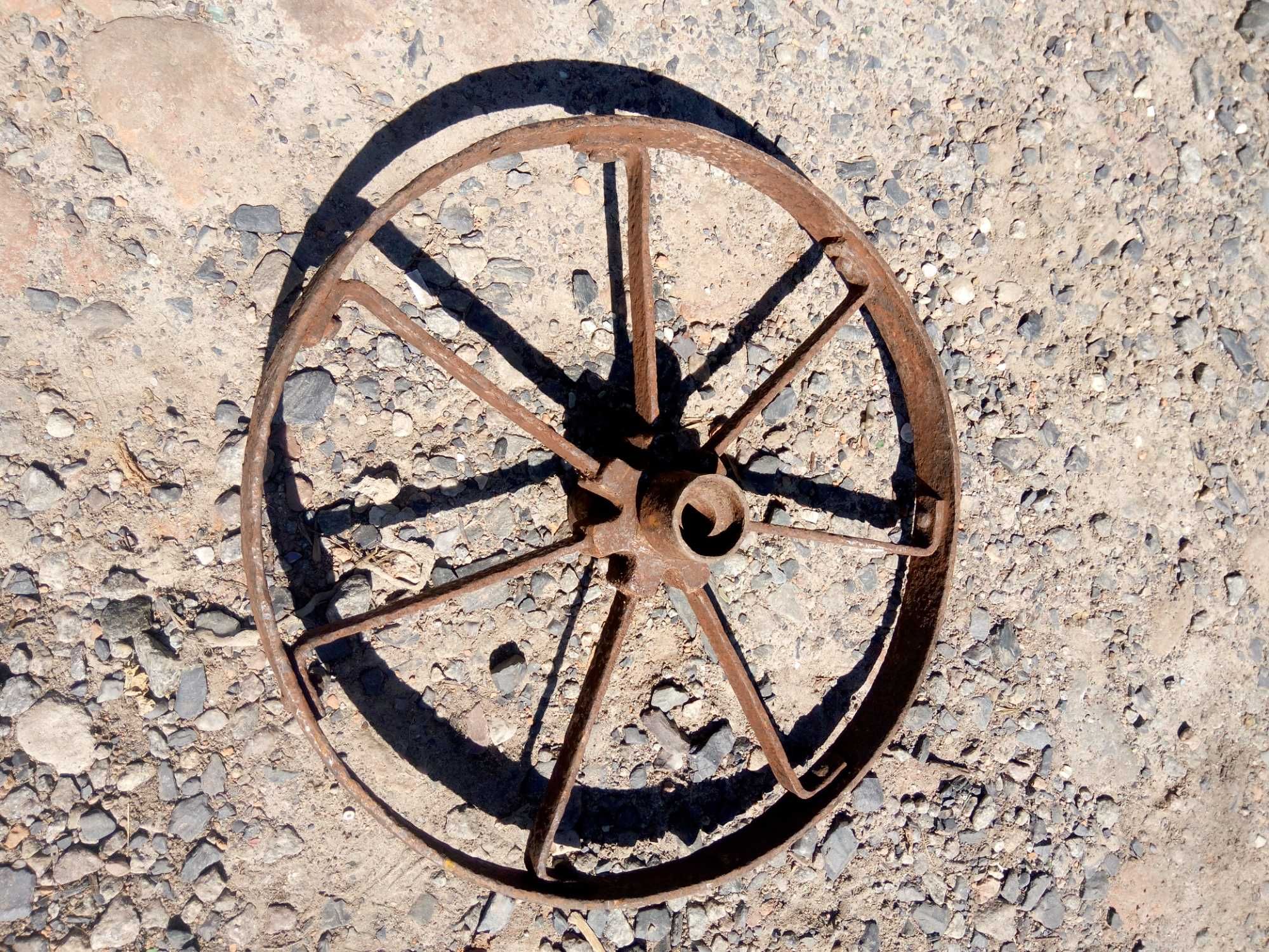 колесо металеве на тачку