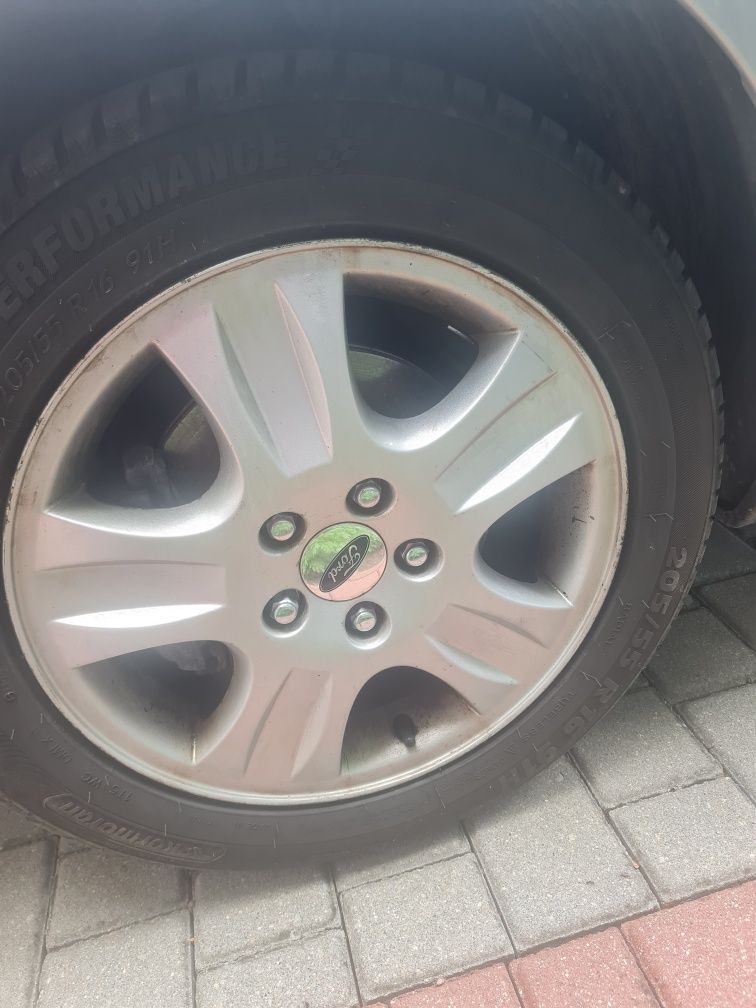 Komplet Kół letnich. Felgi 5x108 ford z nakrętkami i nowymi oponami Ko