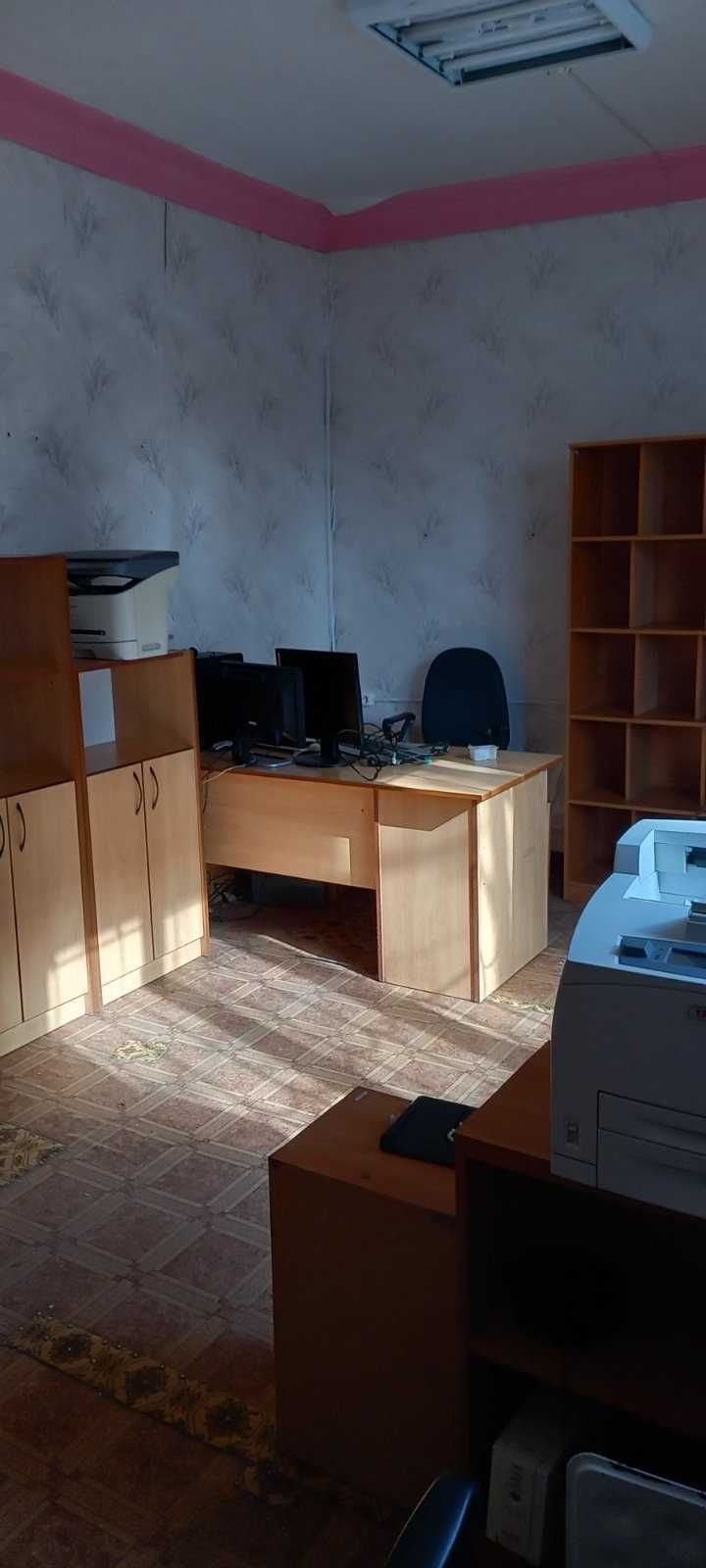 ПРОДАЖ - Вбудоване приміщення офісу, площею 76,2 кв.м. м.Світловодськ